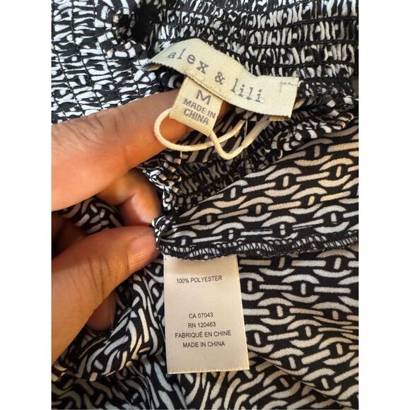 Alex & Lili high-neck ruffled blouse with a black and white geometric pattern. M - Picture 7 of 7